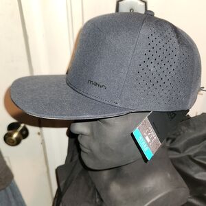 Melin Hydro Lite Black. New With Tags. Classic Size.99$ Everwhere.